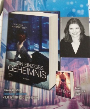 För en vecka sen signerade jag tyska böcker. Så här fint bokmärke hade mitt förlag tillverkat.