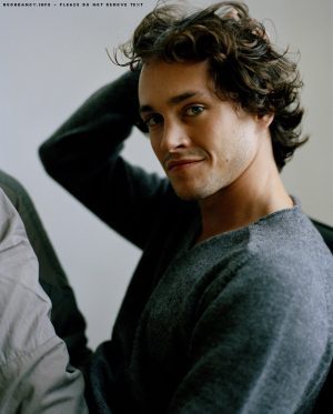 Hugh-Dancy-hottest-actors-655596_992_1235