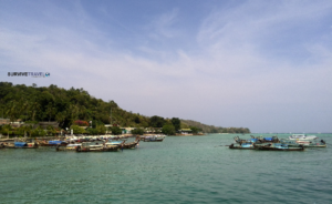 Phi Phi Island Review 1 - Coming in - Survive Travel
