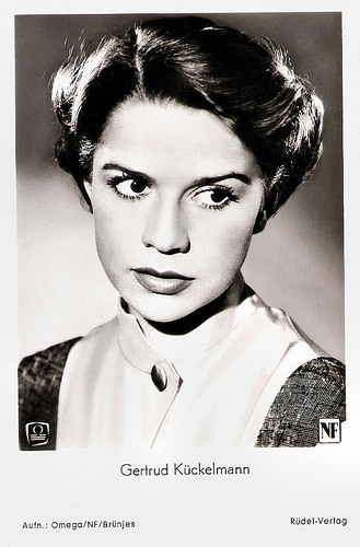 Gertrud Kückelmann in Der Engel mit dem Flammenschwert (1954)