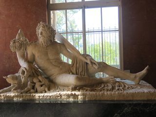 Sculpture_of_Tiber_river_(Louvre)