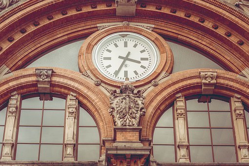 station clock