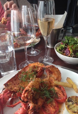 En till bild, här med bubbel. Det var nåt specialbubbel de hade hemma och det var så gott. 