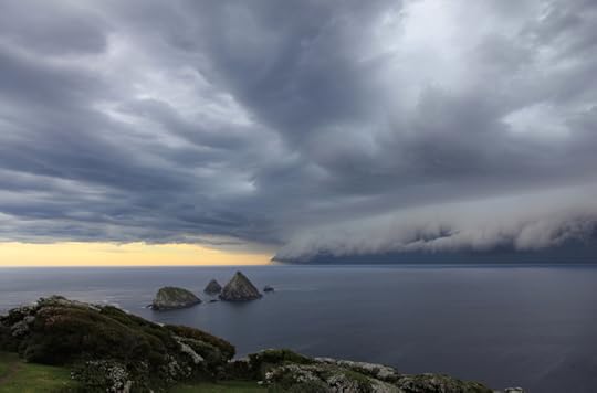 ©Robyn Mundy_IMG_0287 ThunderstorMaatsuyker Island–2010-12-06_lowres
