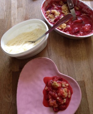 Få saker doftar så gott som jordgubbspaj.