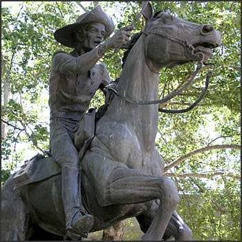 oldsac_pony_express_statue