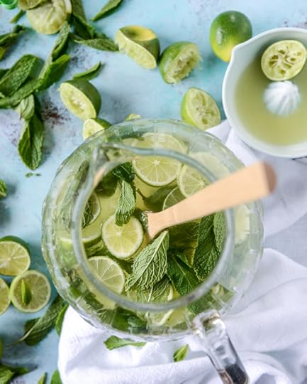 fresh mint limeade I howsweeteats.com