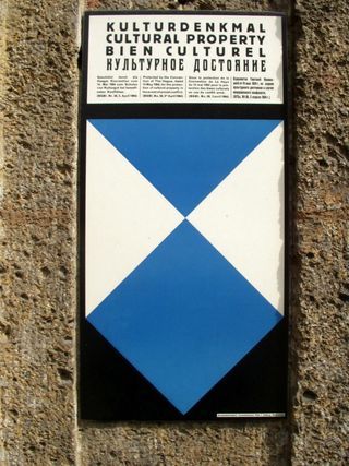 Distinctive_marking_of_cultural_property_in_Austria-from_Flickr_141273020-768x1024