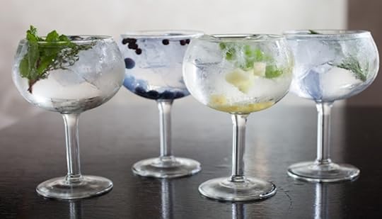 Spanish-Gin-Tonica-with-Individual-Garnish