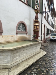 There are still troughs so you can water your horse throughout the city.