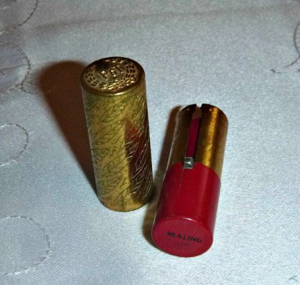 20s Flapper Lipstick with level to lift the lipstick