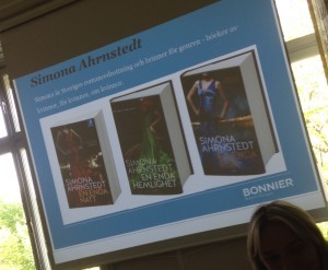 Marknadsmöte på Forum - titta, mina tre böcker!