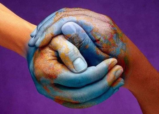 peace-on-earth-hands