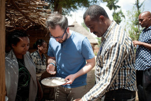 Will Torrent examining teff flour, Kerikicho area, Angacha.