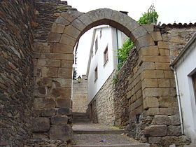 Arco do Castelo de Vila Flor.JPG