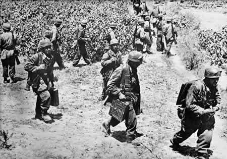 German paratroopers in Crete, Greece, late May 1941 (public domain)