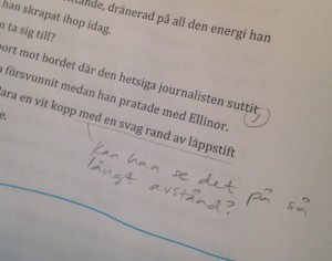 Jag går igenom min redaktörs alla kommentarer. 