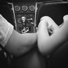 couple_in_car