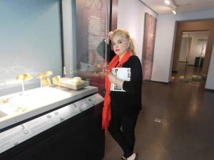 JEAN SASSON AT MUSEUM IN KUWAIT CITY