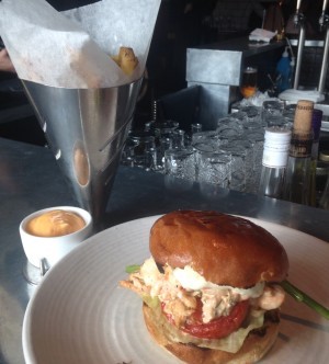 Och så åt jag hummerburgare med pommes.