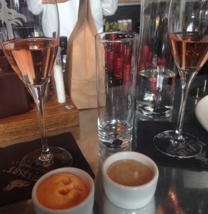 Och drack mer bubbel och doppade pommes i både tryffelaioli och chilimajo