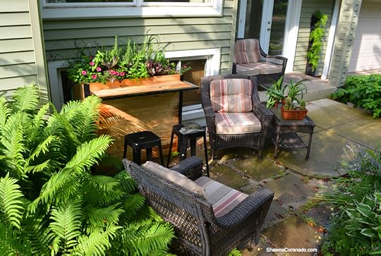 Plant a Bar Top View Garden copyright Shawna Coronado