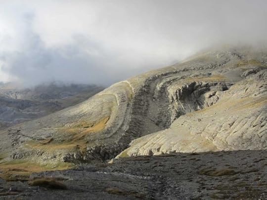 Twisted geology above Góriz in Aragon