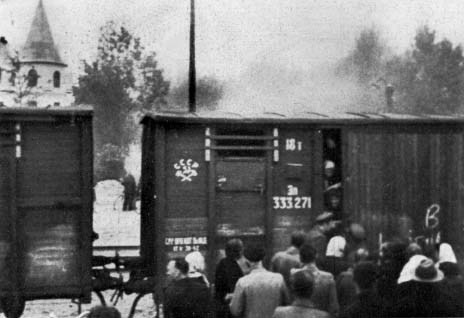 Deportation of civilians from Latvia, 1941 (Soviet photo, public domain)