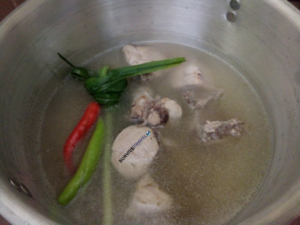 How to cook Sinigang 5 - Pot Chilli Lemongrass - Survive Travel