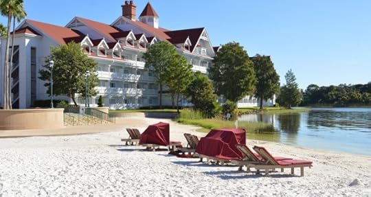 It doesn't LOOK like a lake of gators. Photo from Disneydining.com