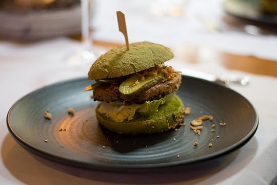 Dutch Weed Burger 2 crop