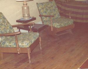 LIVING ROOM 04