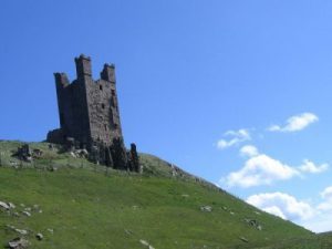 vn-medium-Lilburn-Tower-Dunstanburgh-Castle