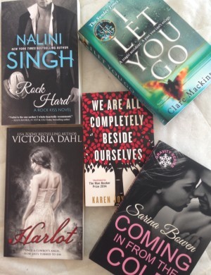 Böckerna som kom igår. Har börjat med Harlot. Den är självpublicerad, för övrigt.