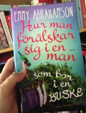 Den här läste jag ut igår. Så bra. Rekommenderas!