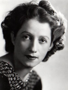 Consuelo_en_1942_à_Montréal