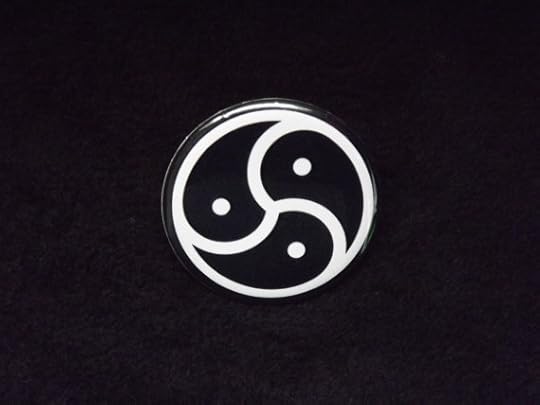 triskelion-button