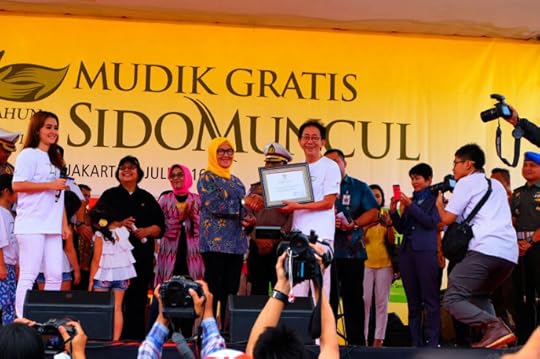 Acara pelepasan Mudik Gratis Sidomuncul 2016