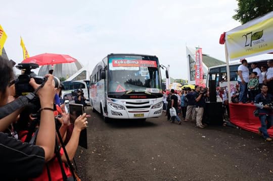 Bus mulai berjalan