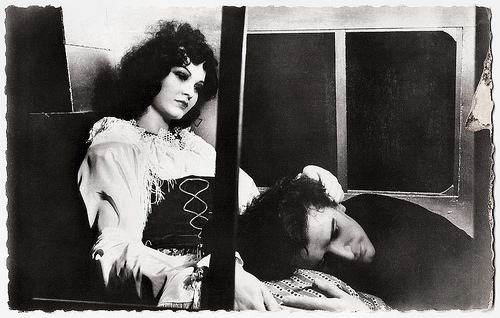 Gérard Philipe and Nicole Besnard in La Beauté du diable (1950)