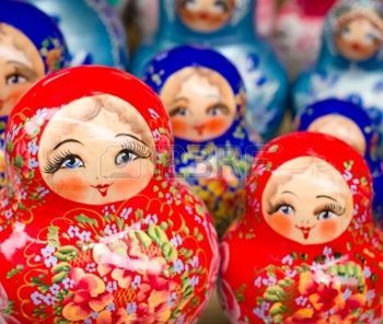 18218952-ryska-dockorna
