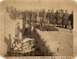 Burying Sioux bodies