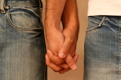  photo two-men-holding-hands_zpspdpikaqt.jpg