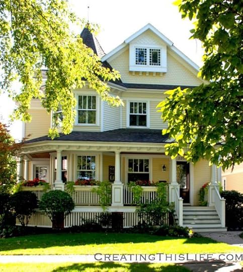 yellow victorian house: 