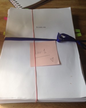 Ett så här lysande manus förtjänar ett blått sidenband.