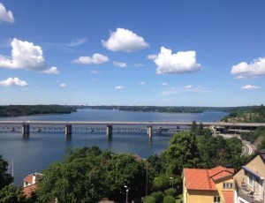 Lidingöbron. Långt där borta skymtade jag Kista. Nästan hemma.