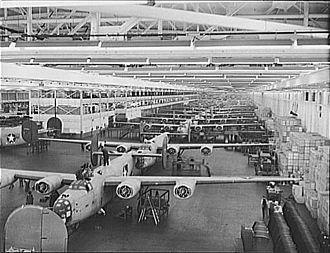  photo 330px-B-24_bomber_at_Willow_Run_zpsgeuaiunn.jpg