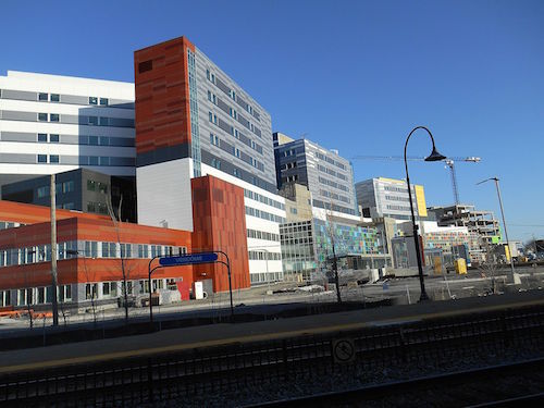 Glen_site_of_the_McGill_University_Health_Centre_15.JPG