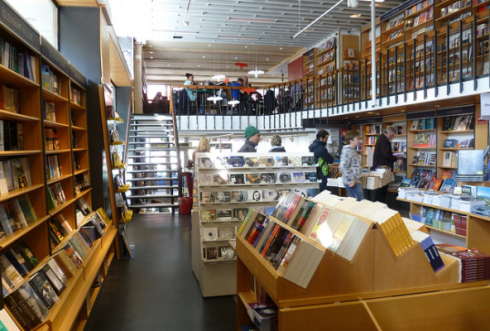 reykjavik_compras_livros_mal