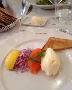 Jag åt löjrom. Bland det bästa jag vet. Och smörstekt toast, finns det nåt godare?